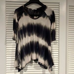 Tie dyed black/creme top